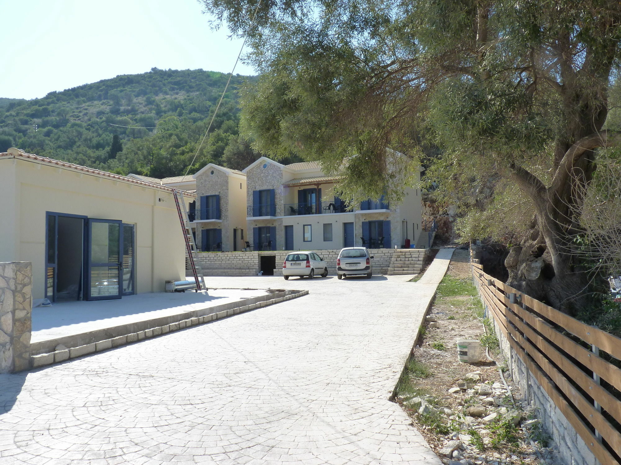 Ilianthos Apartments & Studios มิกรอส ยาลอส ภายนอก รูปภาพ