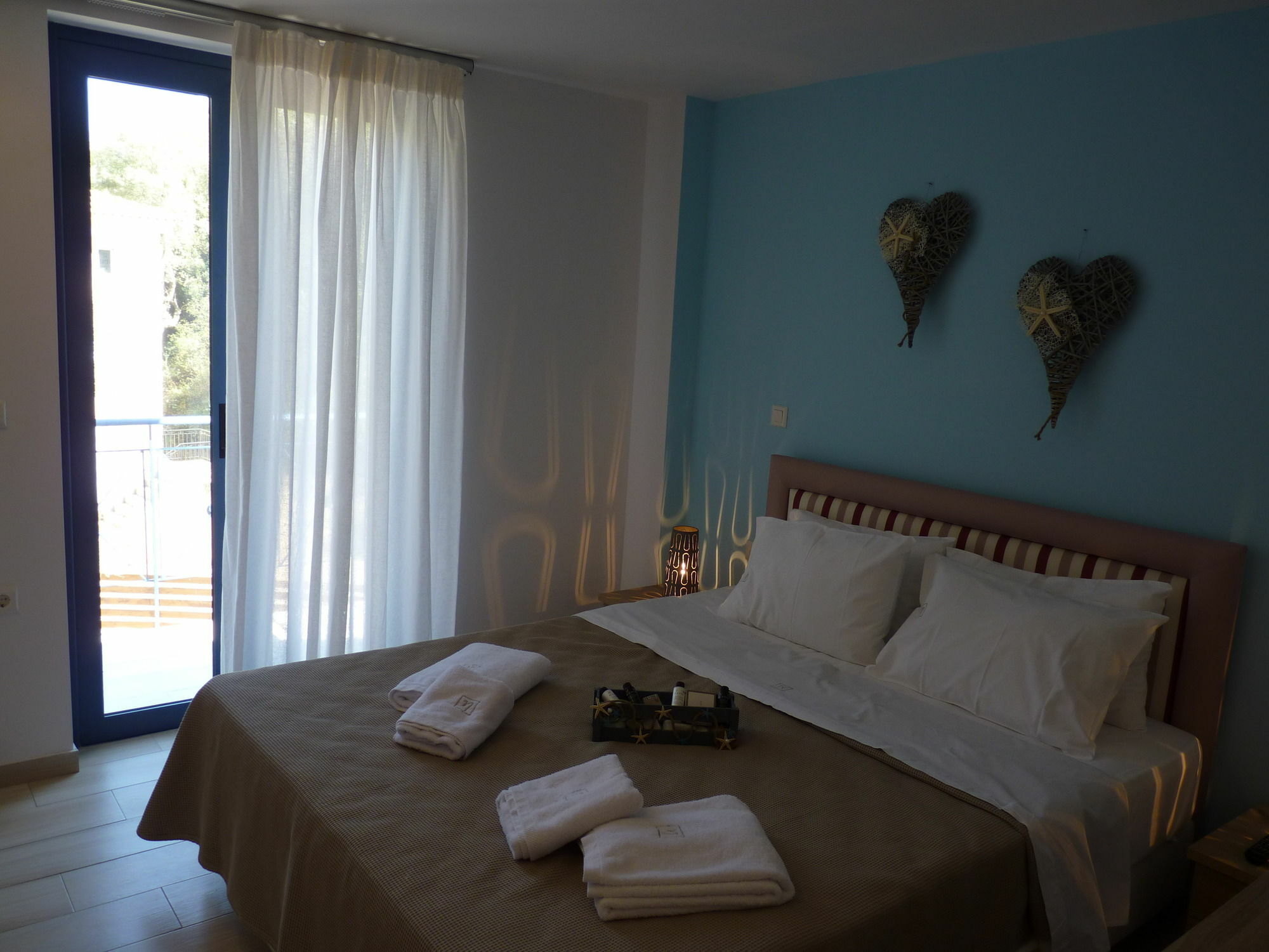 Ilianthos Apartments & Studios มิกรอส ยาลอส ภายนอก รูปภาพ